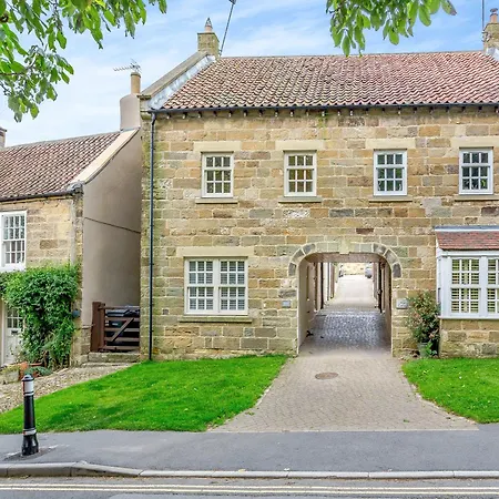Holiday home Murton House